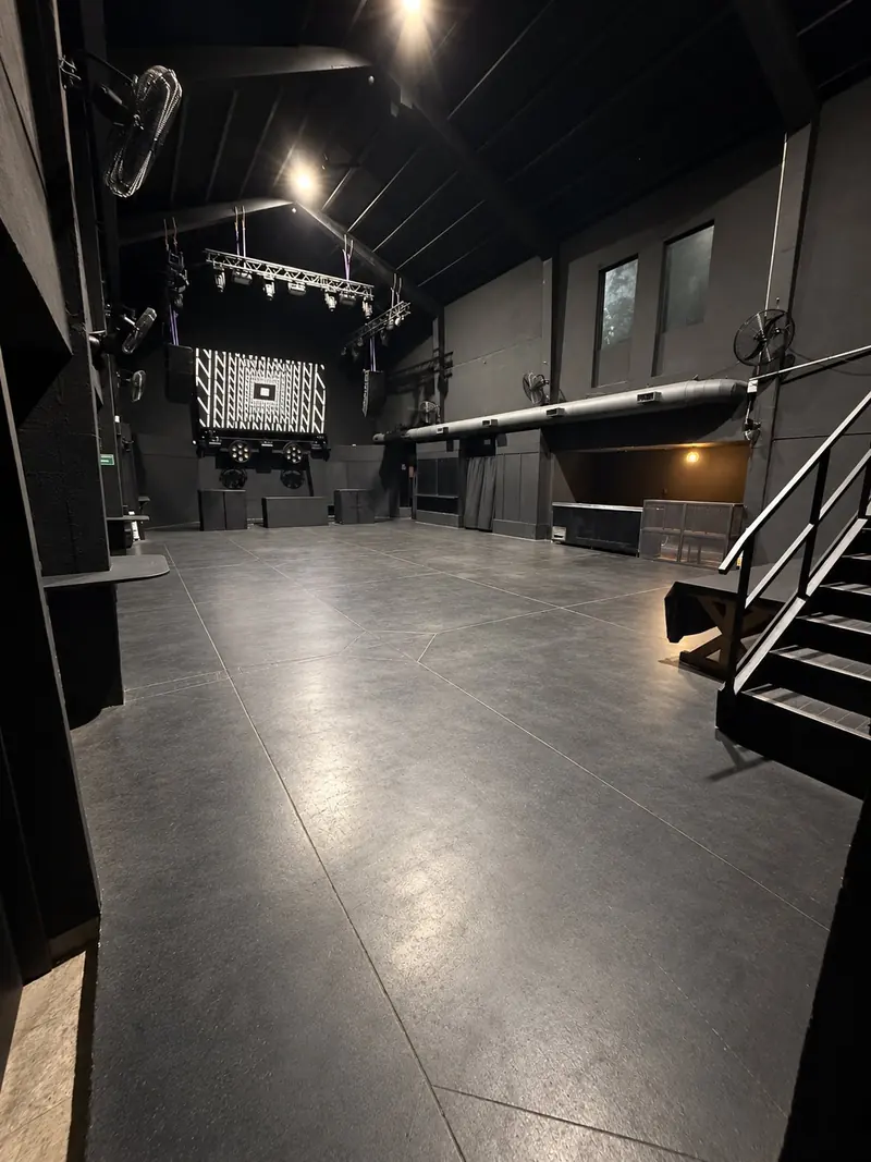 La sala de eventos vista desde la entrada