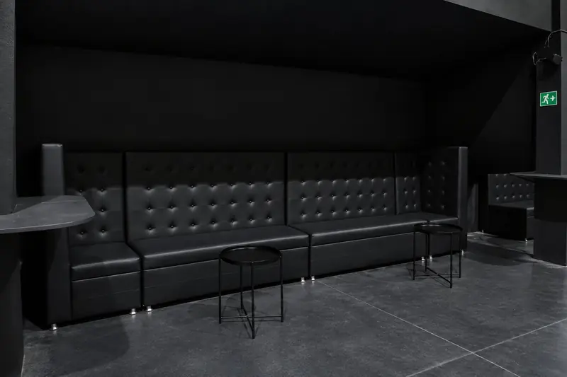 Zona VIP lateral de la sala